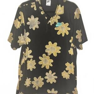 Nike Floral Print Tracksuit - Bold, Comfortable, and Ready for Action